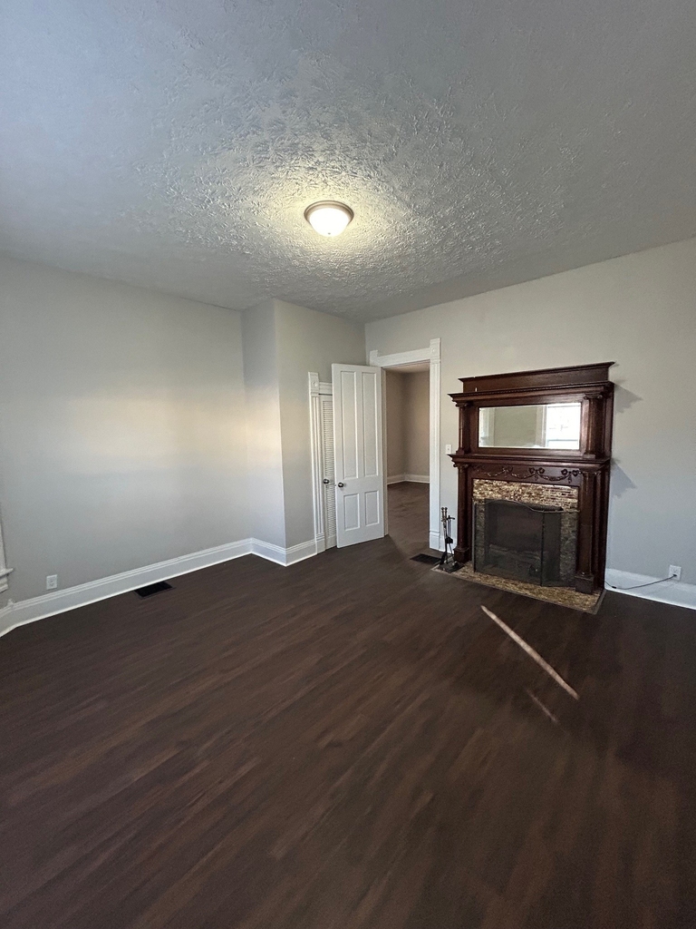 709 N Jefferson Street - Photo 2