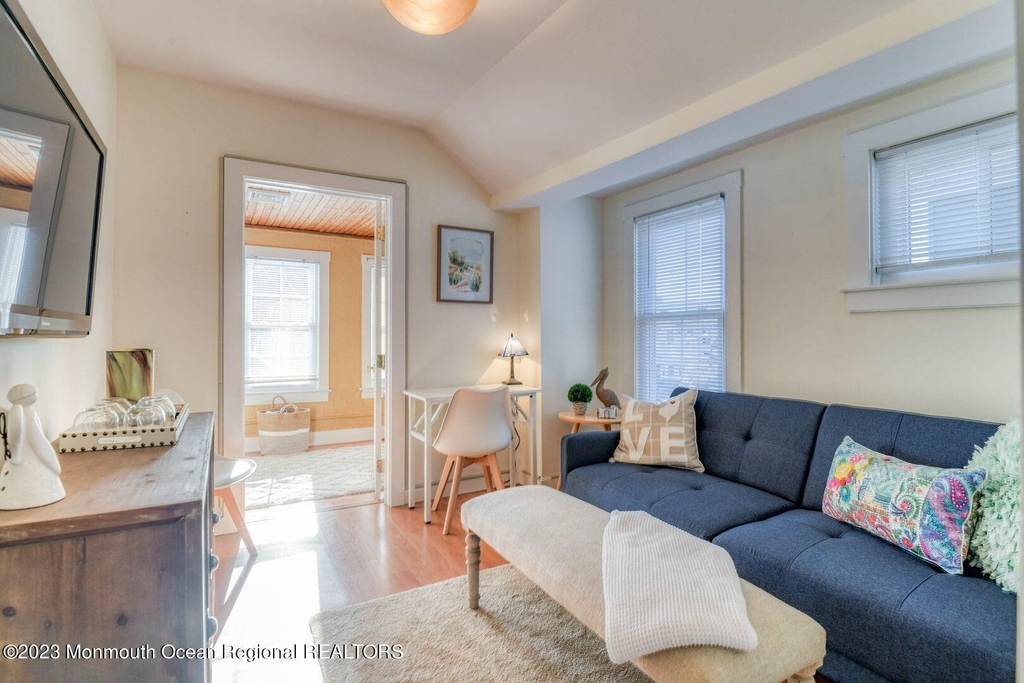 69 Franklin Avenue - Photo 1