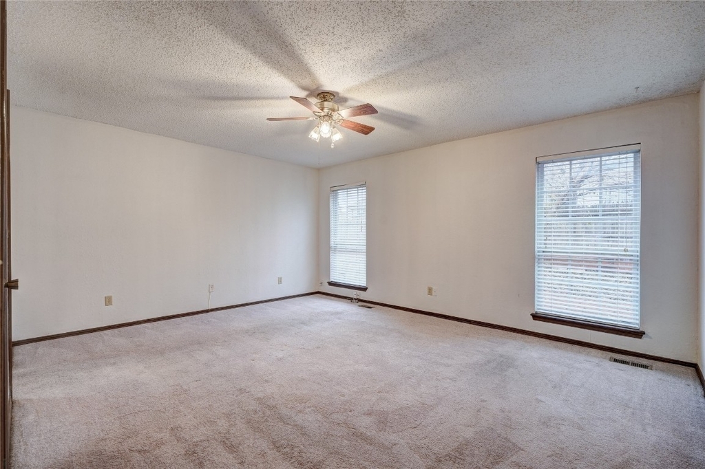 3920 Tamarisk Drive - Photo 21