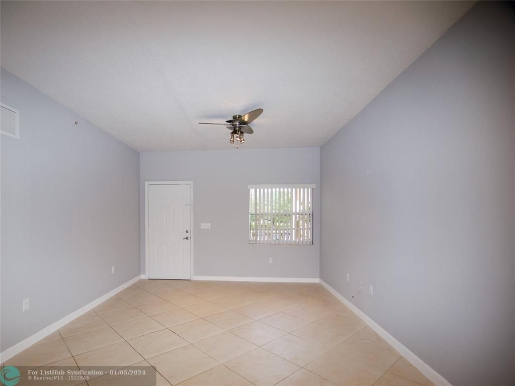 2941 Riverside Dr - Photo 3