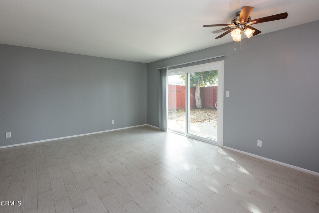 2505 Bayshore Avenue - Photo 2