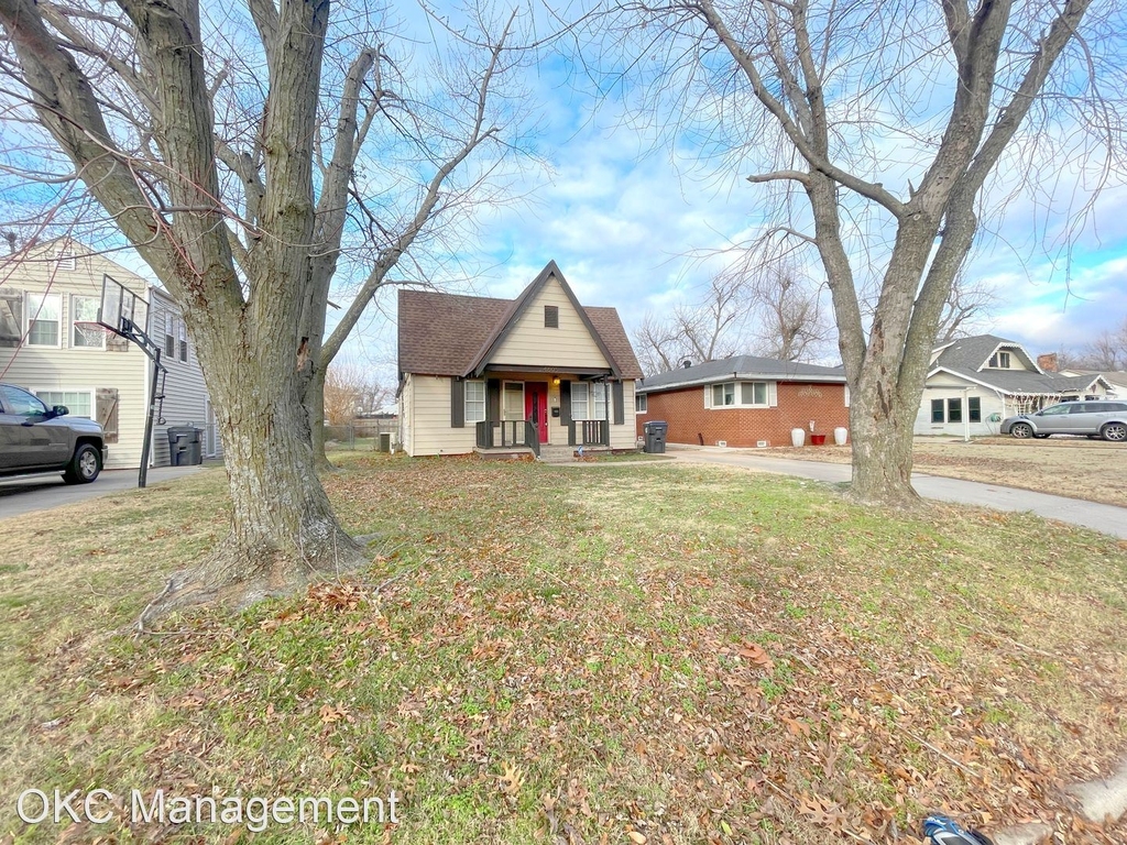 4605 N. Hammond Ave - Photo 1