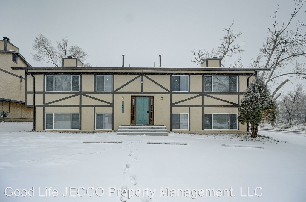 1495 Manitou Blvd - Photo 0