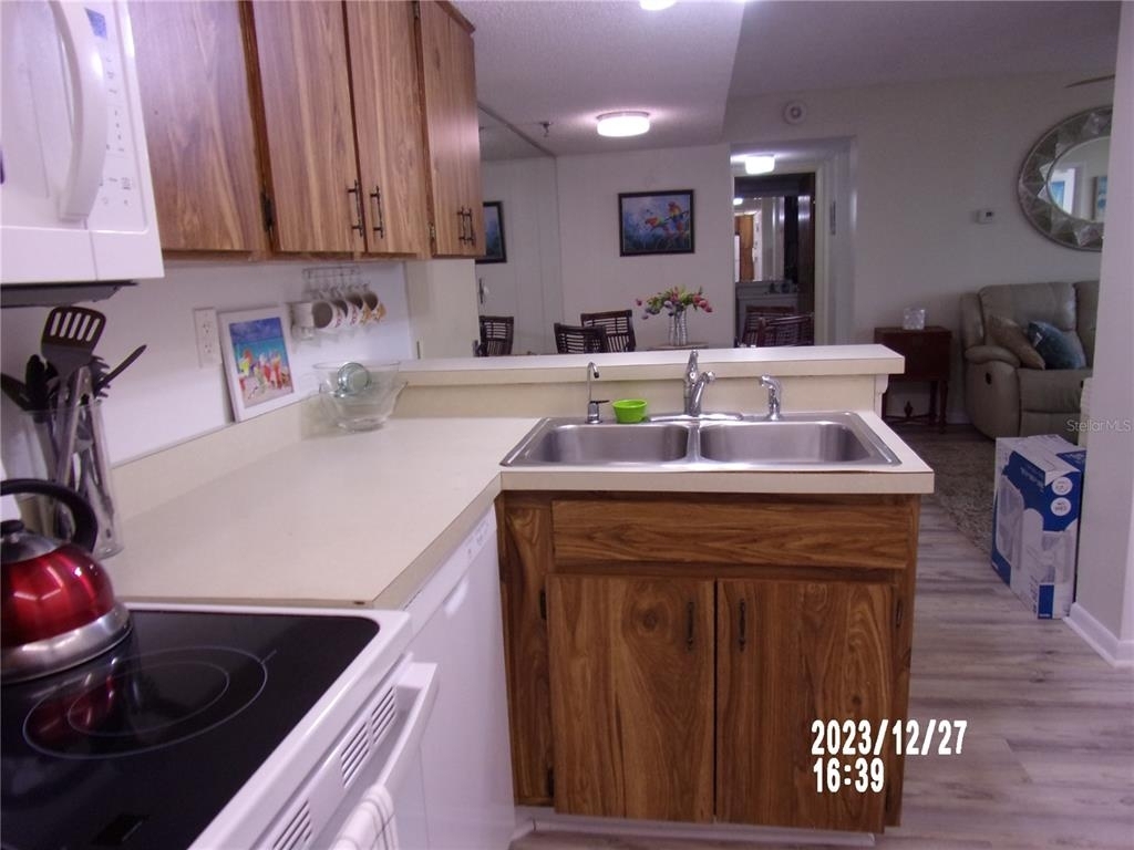 21405 Olean Boulevard - Photo 10