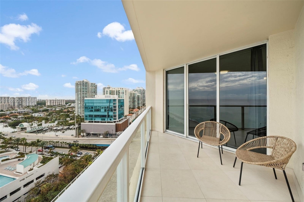 16699 Collins Ave - Photo 16