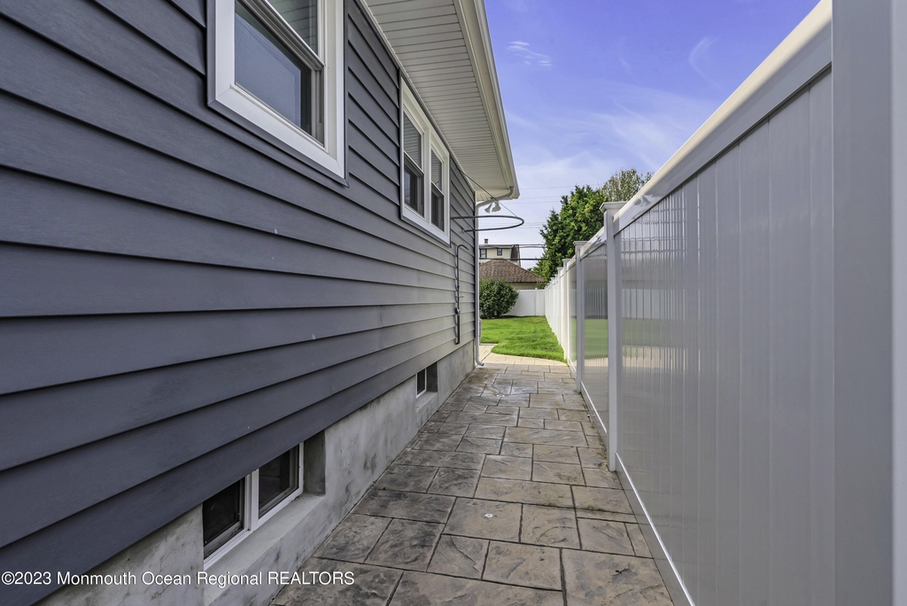 217 3rd Avenue - Photo 28