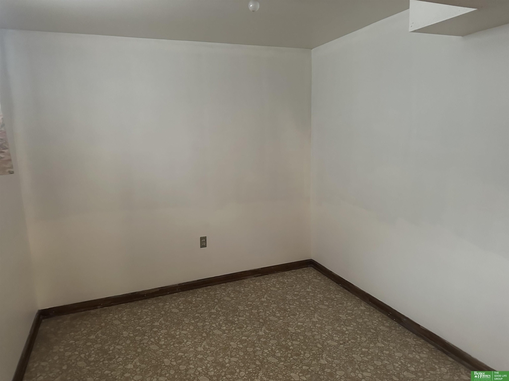 10102 S 11th Street - Photo 5