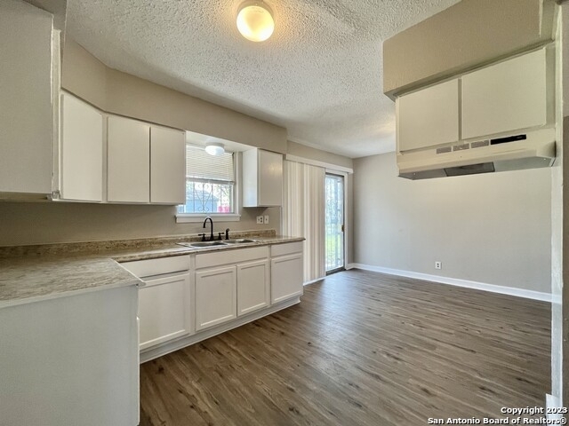 246 Stolnet St - Photo 6