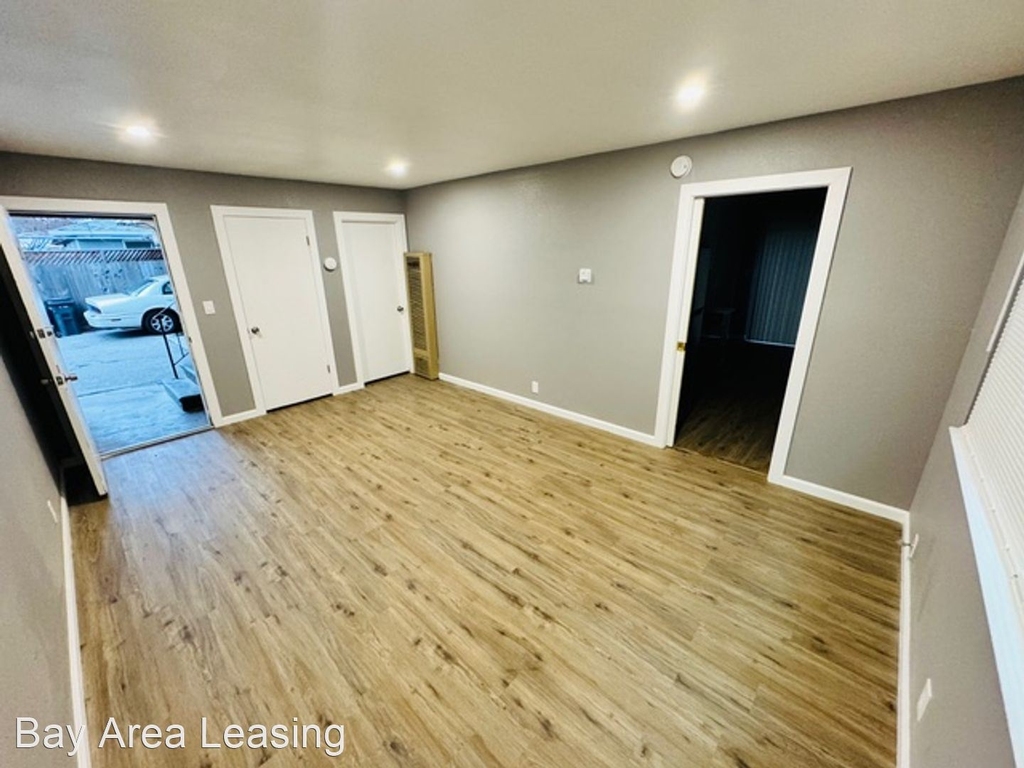 2070 Sahara Way - Photo 4