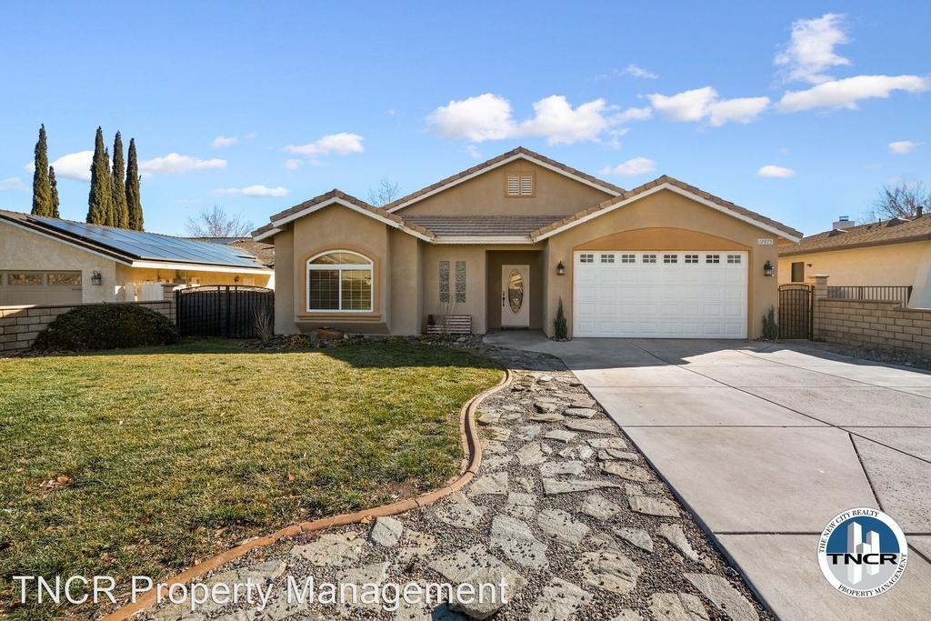 12875 Candlewick Lane - Photo 0