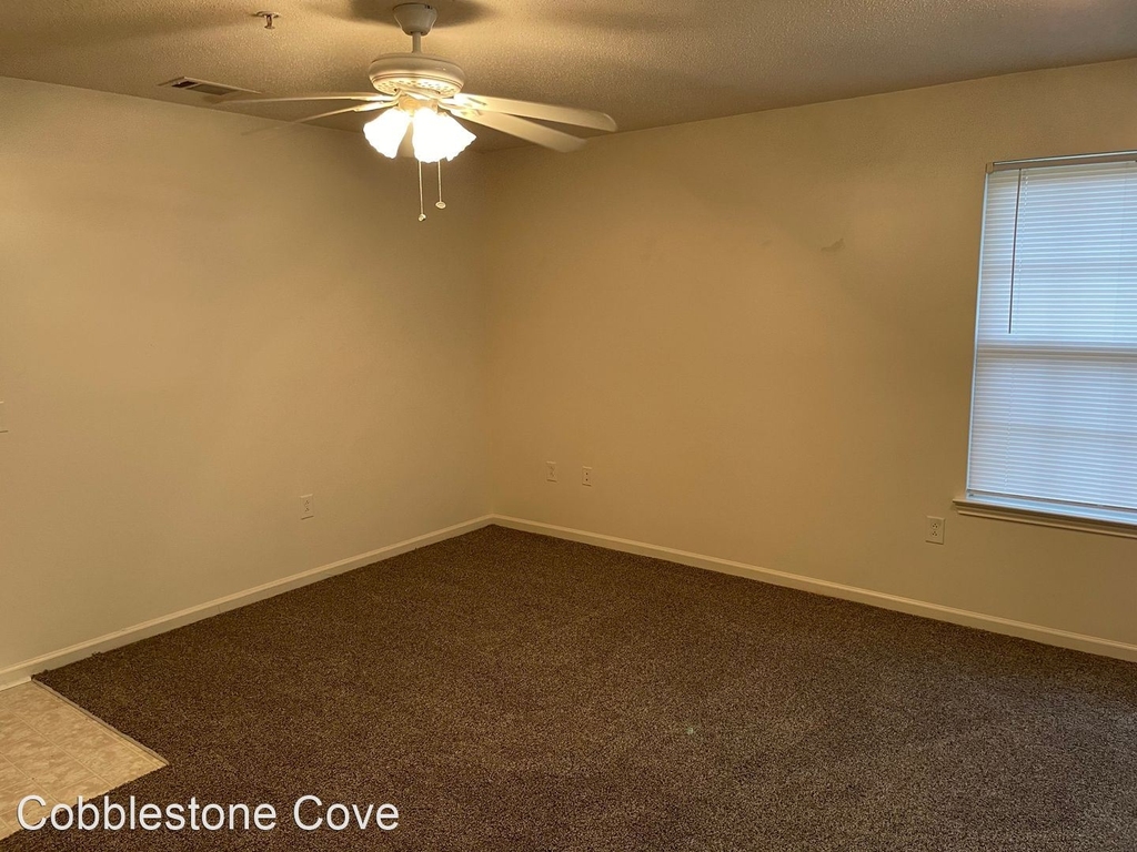 1635 Cobblestone Lane - Photo 3