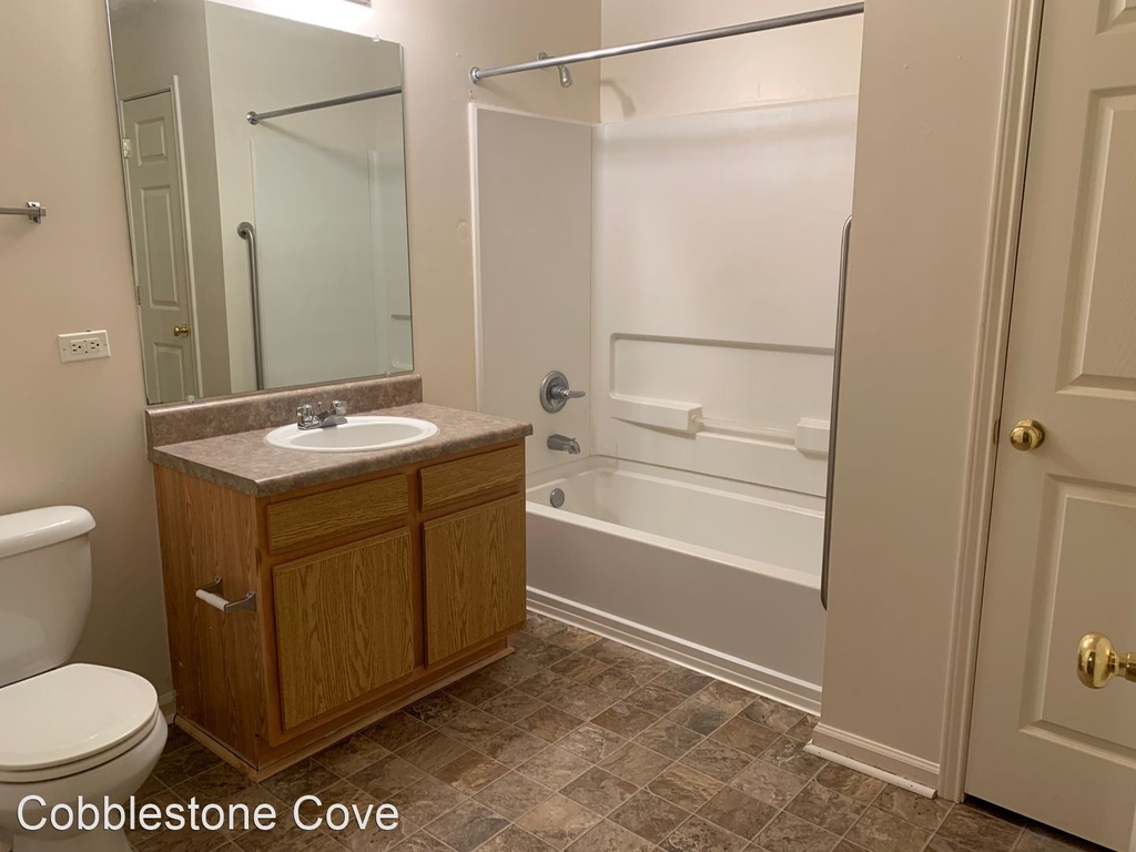 1635 Cobblestone Lane - Photo 2