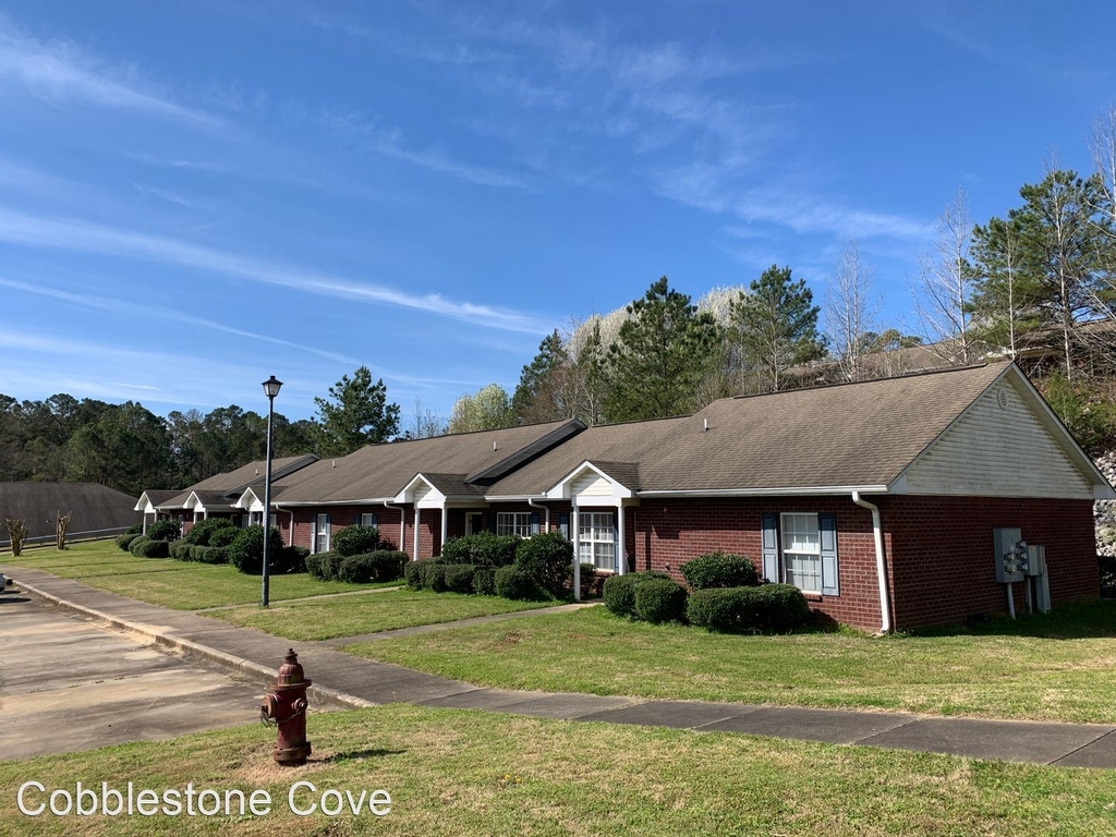 1635 Cobblestone Lane - Photo 0