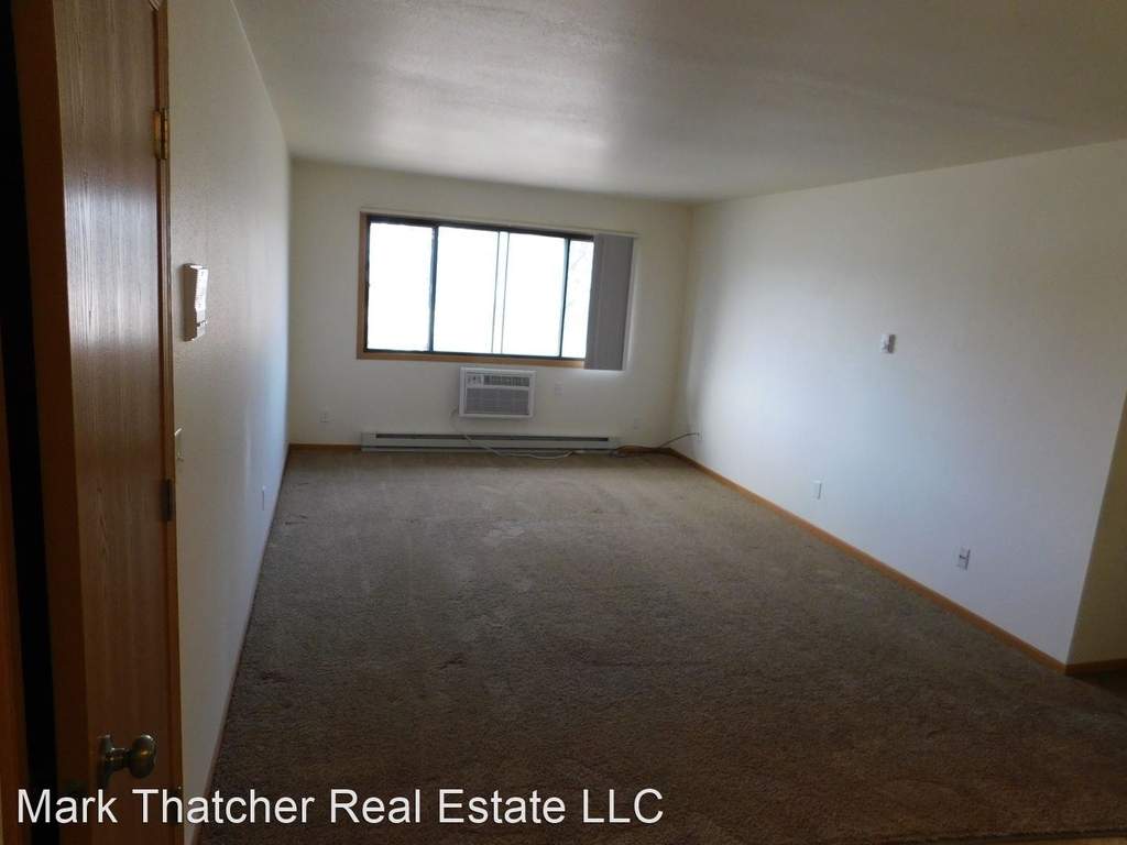 625-627 S. River Rd. - Photo 1