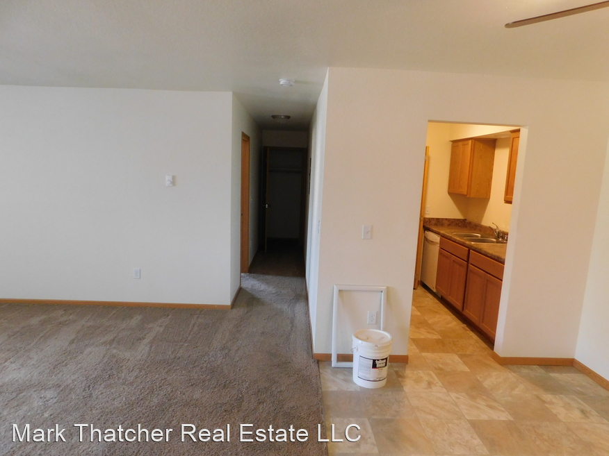 625-627 S. River Rd. - Photo 2