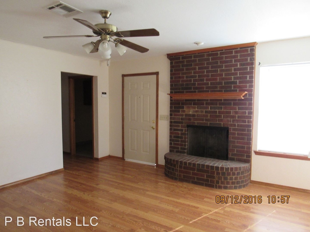 1211 Nw Bell Ave - Photo 2