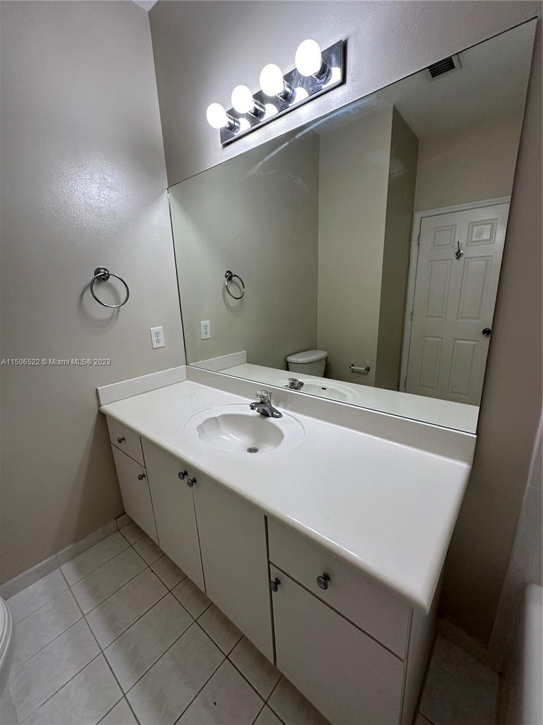 745 Sw 107th Ave - Photo 15