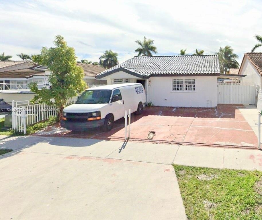 8738 Nw 116th Ter - Photo 0