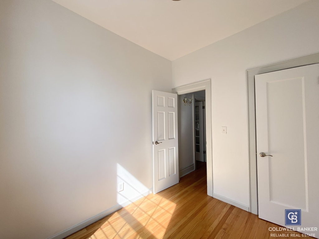 595 Crown Street - Photo 15