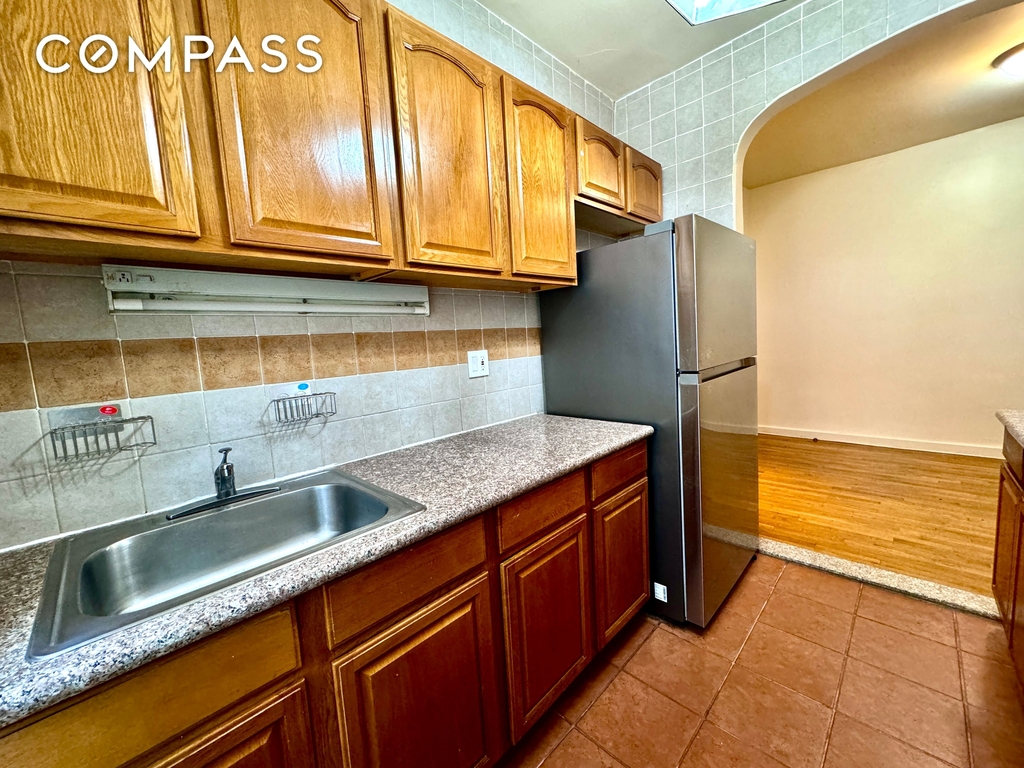 1561 Carroll Street - Photo 12