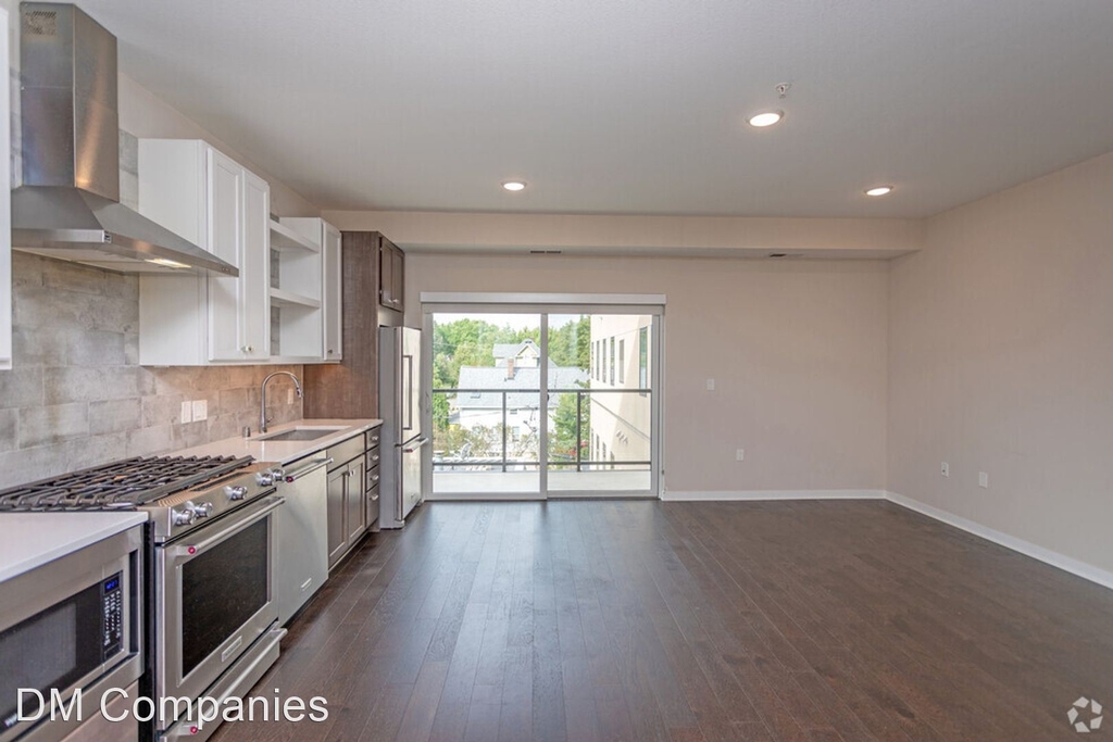 2810 43rd Street West - Photo 1