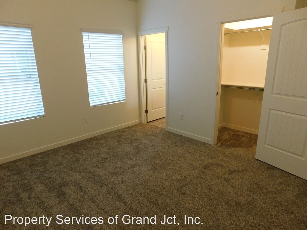 2350 Zion Canyon Avenue - Photo 9