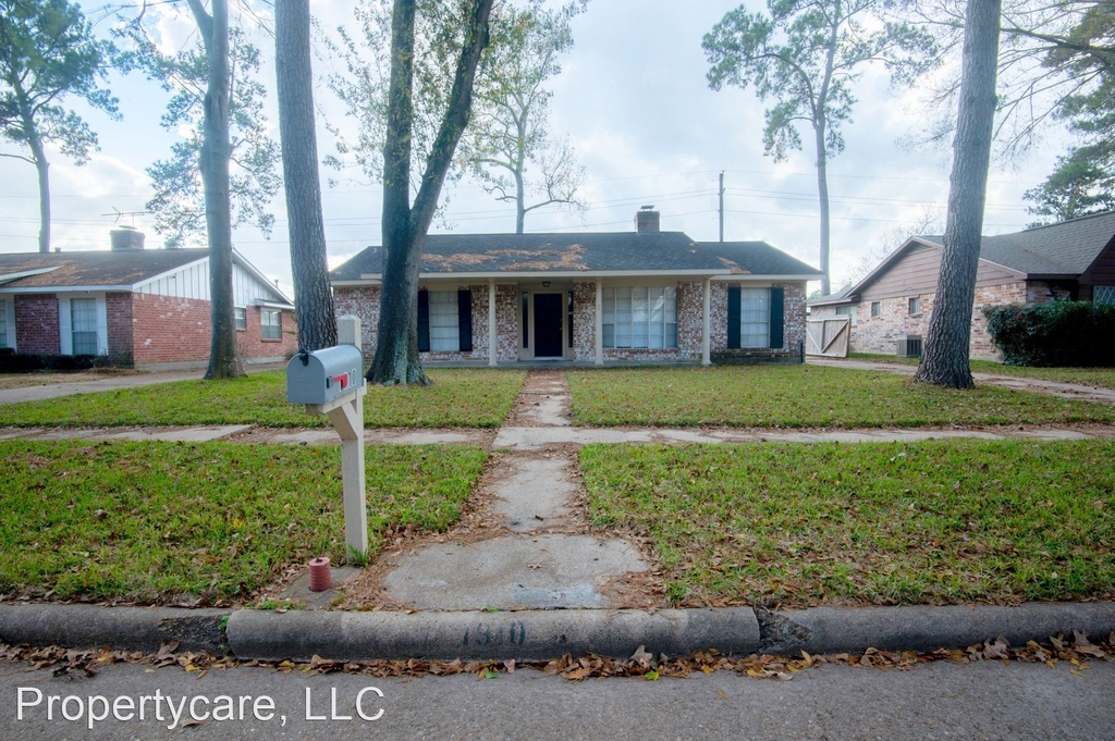 1910 Cobble Creek Dr. - Photo 0