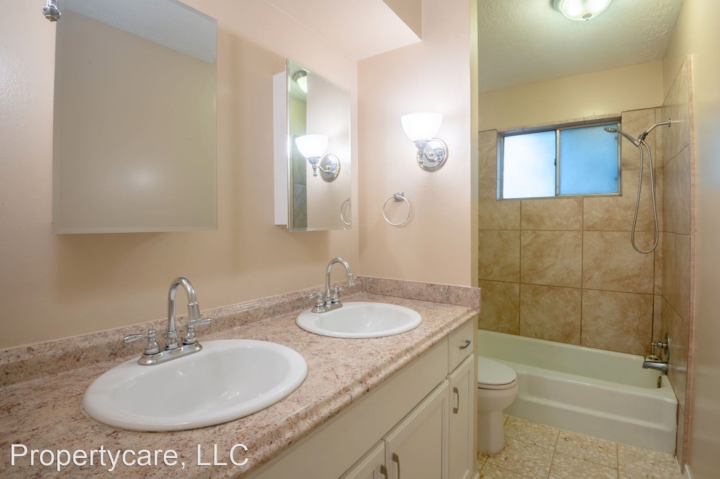 1910 Cobble Creek Dr. - Photo 12