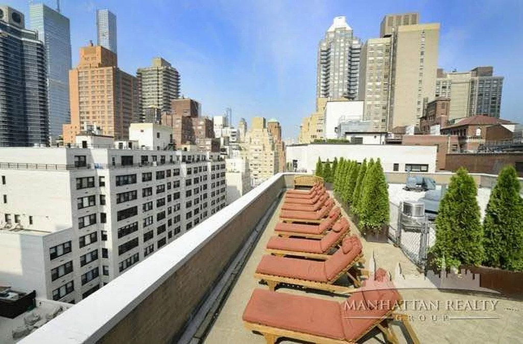 46th Street - Photo 3