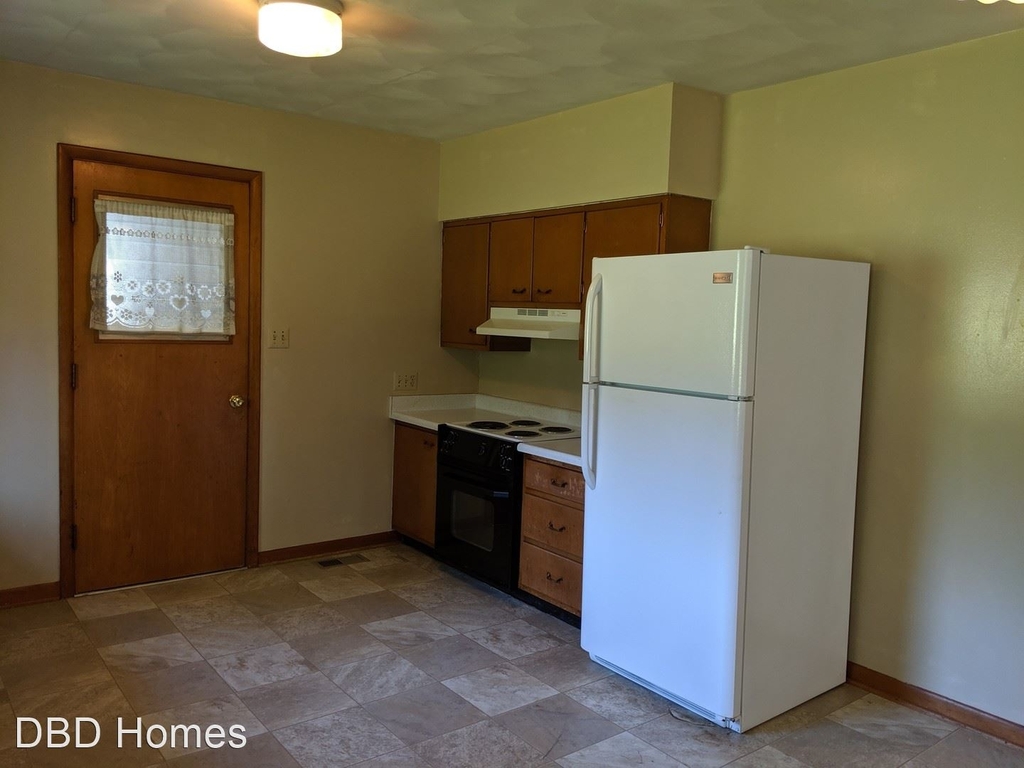 3429 Kroemer Rd - Photo 4