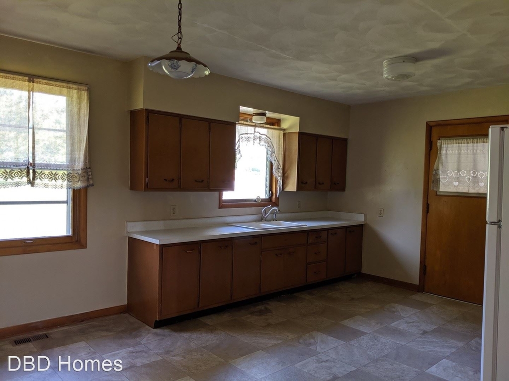 3429 Kroemer Rd - Photo 3