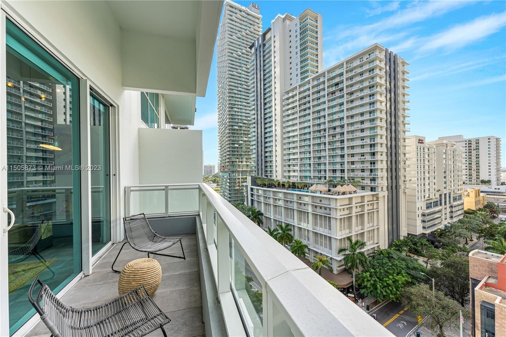 1080 Brickell Ave - Photo 2