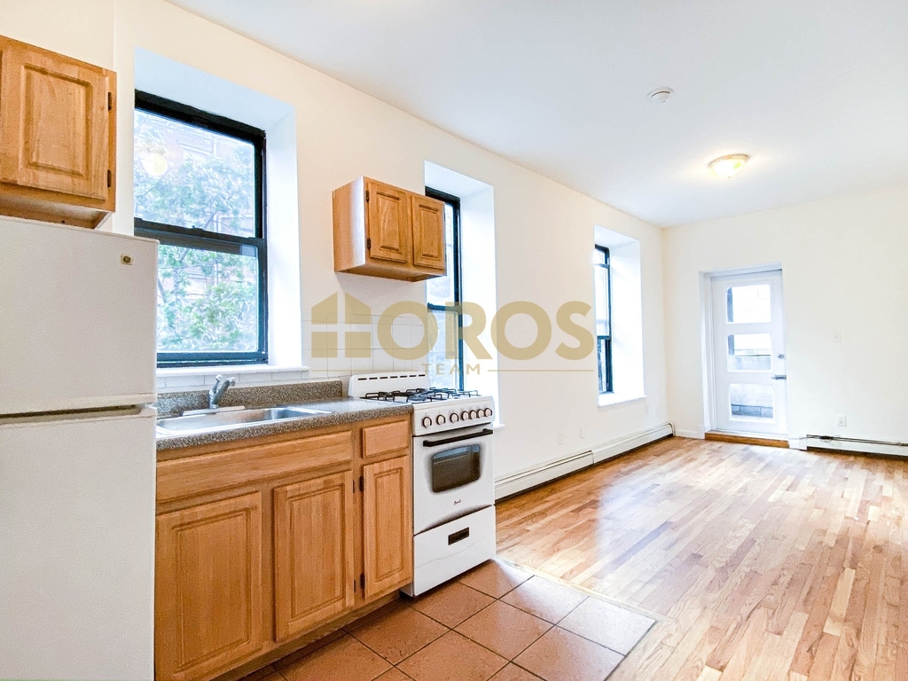 283 East 7th Street - Photo 1