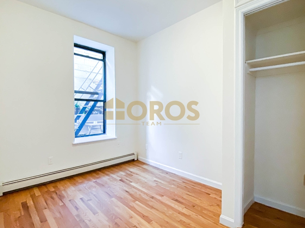 283 East 7th Street - Photo 6