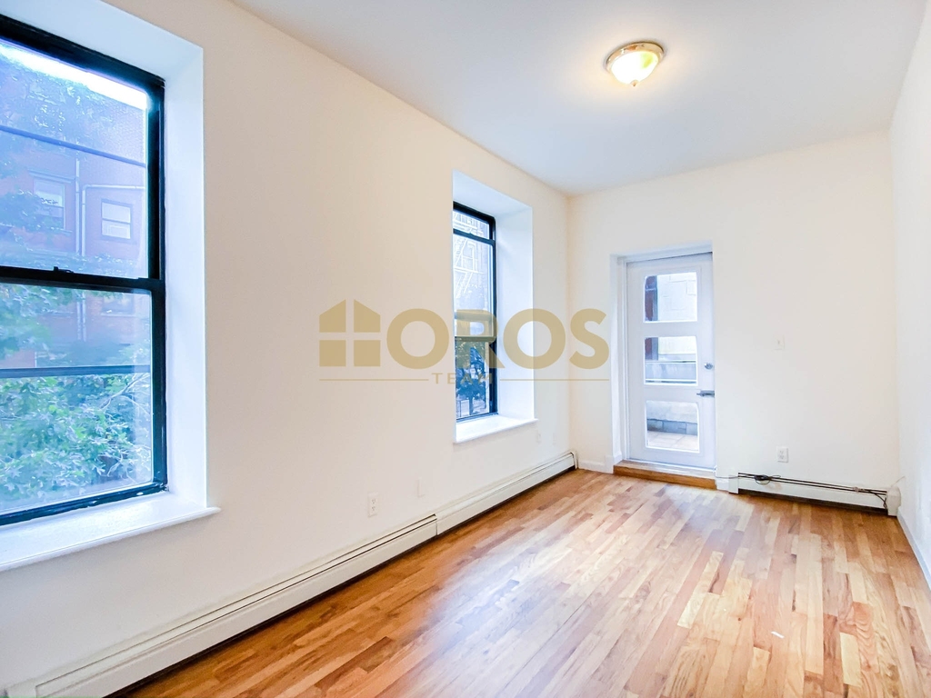 283 East 7th Street - Photo 5