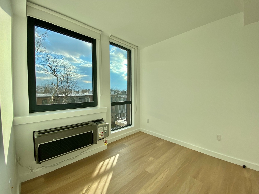 654 Madison Street - Photo 14