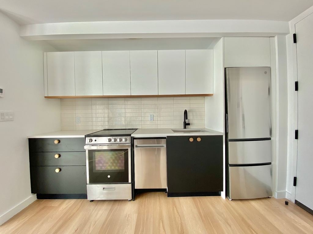 654 Madison Street - Photo 10