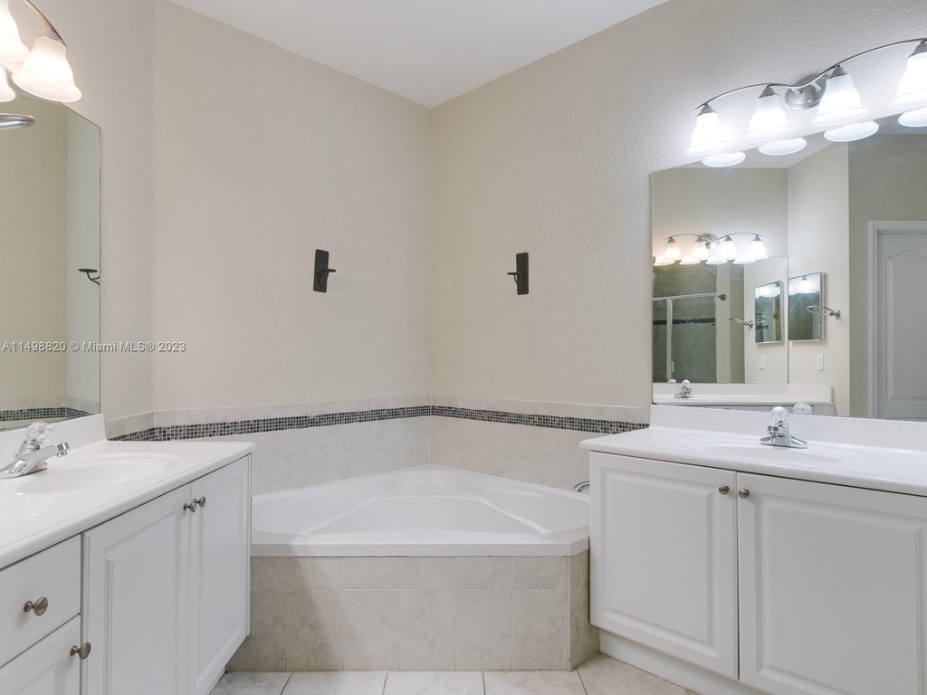 8620 Nw 111th Ct - Photo 46