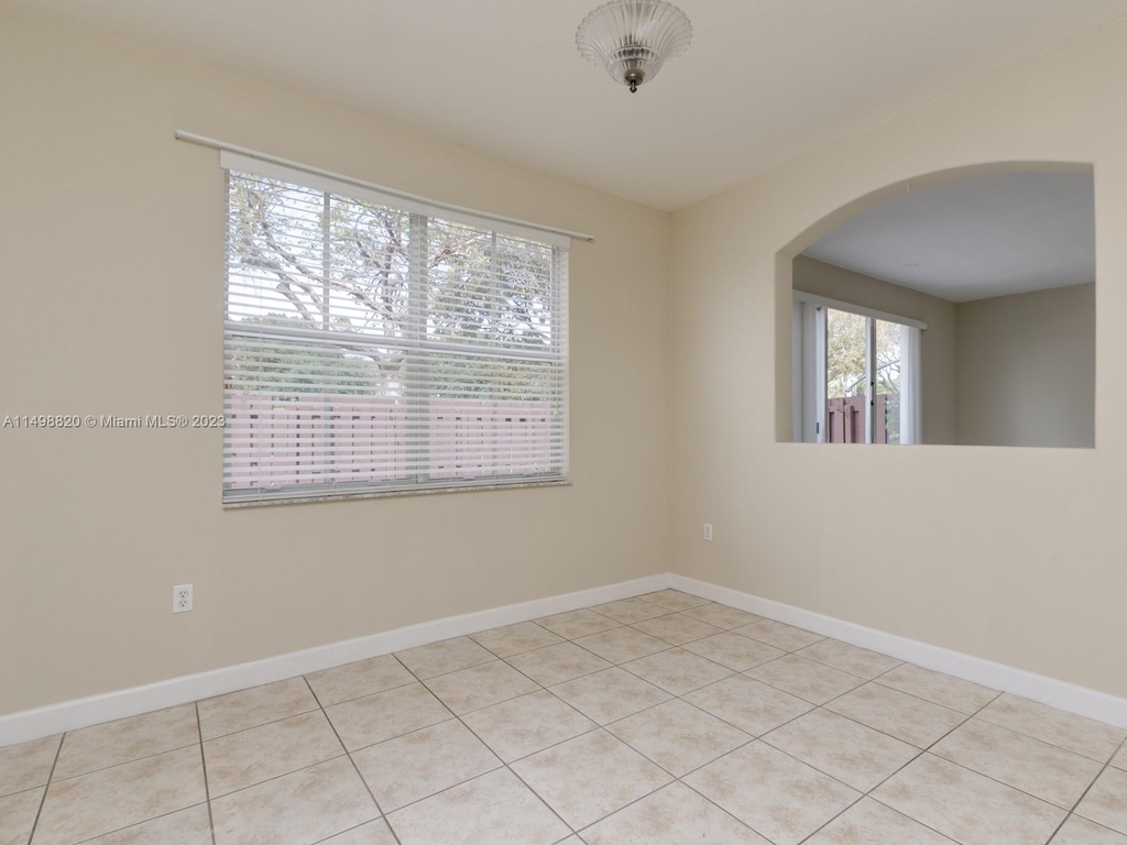 8620 Nw 111th Ct - Photo 13