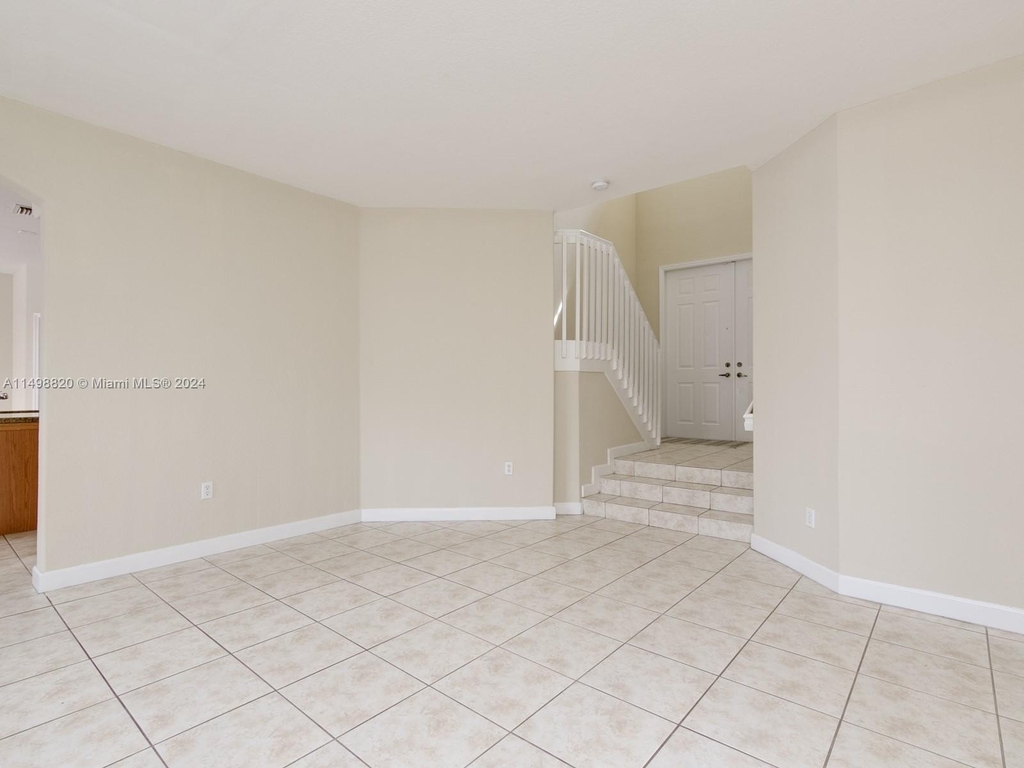 8620 Nw 111th Ct - Photo 9
