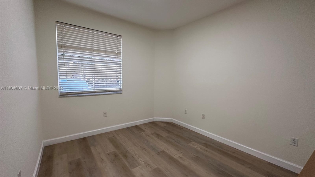 2735 Se 16 Av - Photo 7