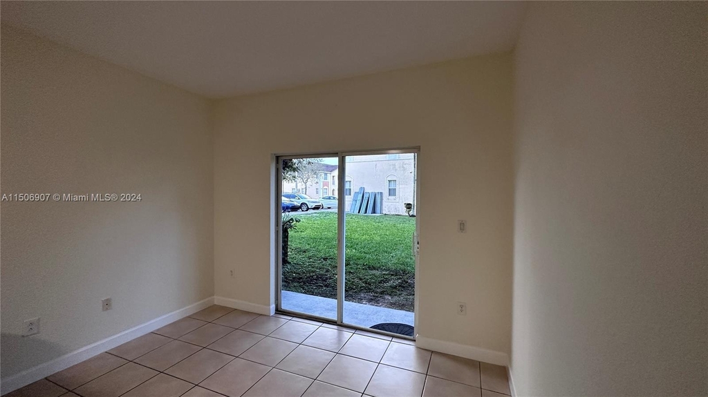 2735 Se 16 Av - Photo 12