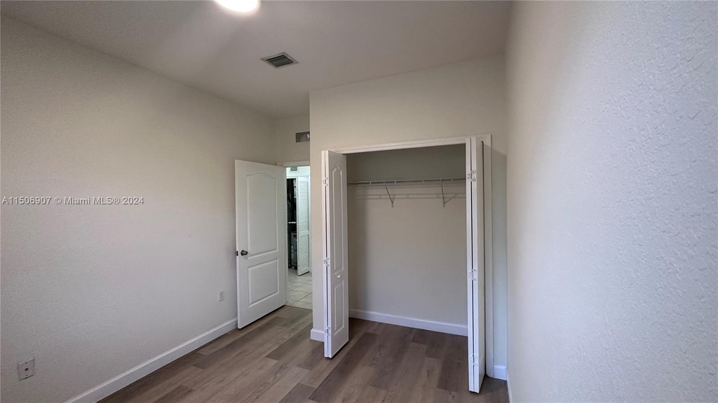 2735 Se 16 Av - Photo 6