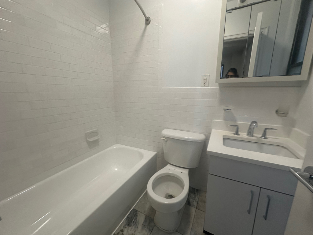 140 East 46th Street - Photo 5