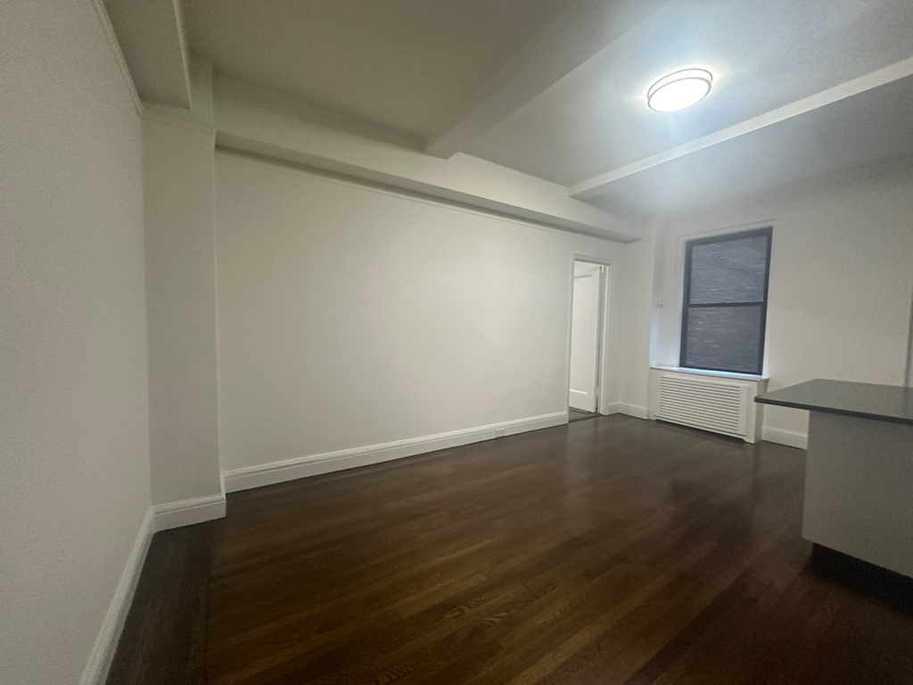 140 East 46th Street - Photo 1