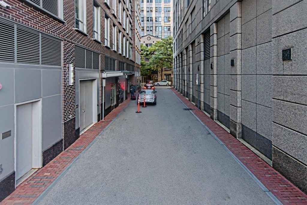 80 Broad St Valet Parking Space - Photo 2