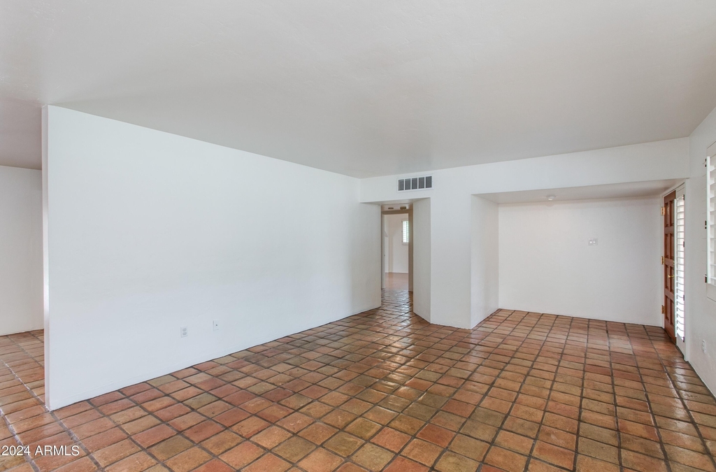 2917 E Mariposa Street - Photo 4