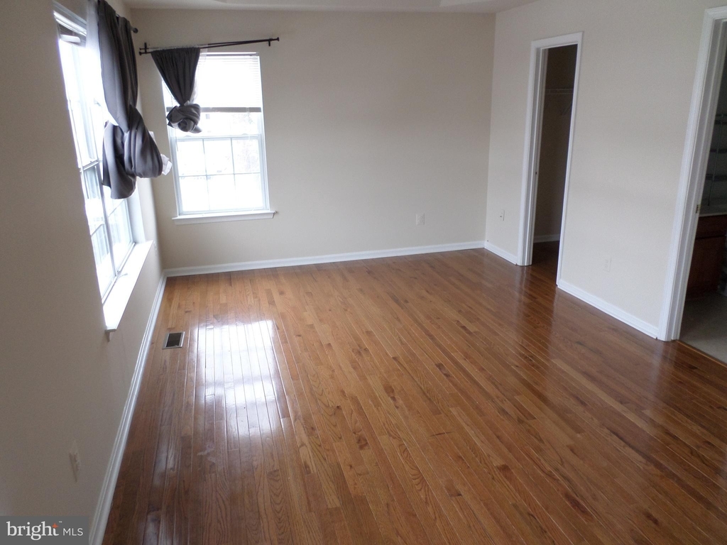 22939 Adelphi Terrace - Photo 15