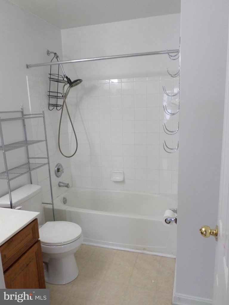 22939 Adelphi Terrace - Photo 16