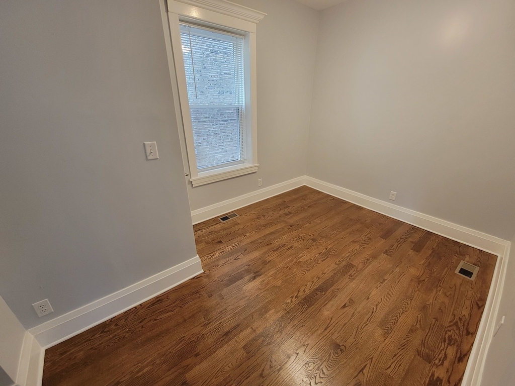 2208 W Eastwood Avenue - Photo 10